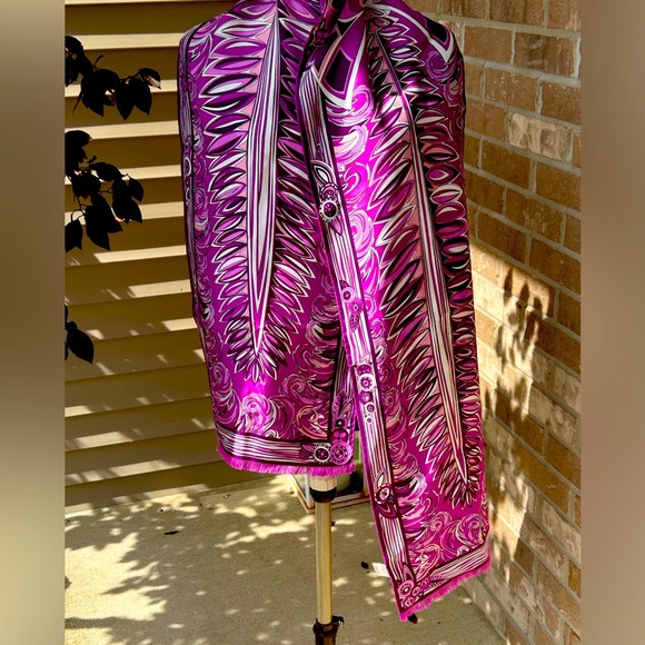 NWOT EMILIO PUCCI 💯silk scarf-70’s inspired print-Made in Italy-Beautiful! - Picture 2 of 8